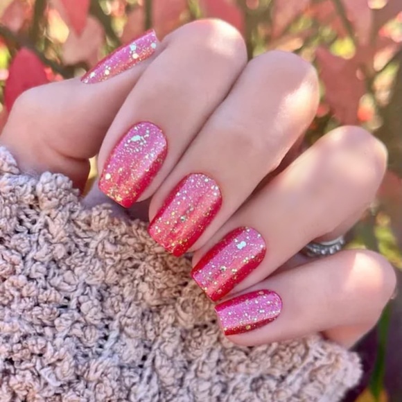 Cran-apple Spritz  💅✨ Color STREET NEW Sealed - Long Lasting Nail Polish Strips - Picture 1 of 3